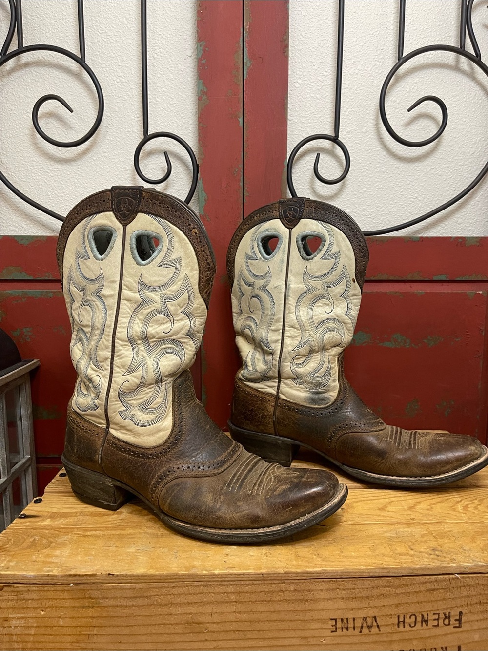 Ariat Women 9B Brown Off White Leather Western Cowboy Boots Blue Stitching 9 B